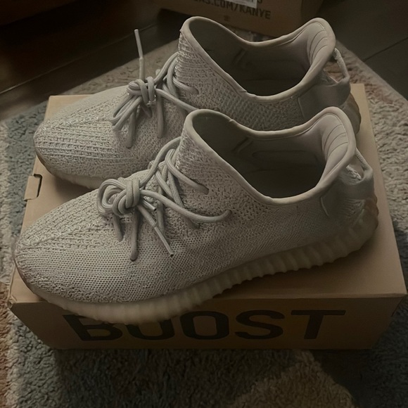 Yeezy 350 v2 - sesame - Picture 1 of 7